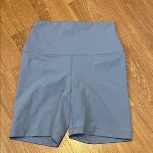 Yogalicious Women's Slate Blue Bike Shorts medium like new